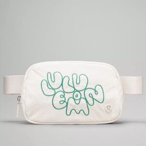 lululemon everywhere belt bag 🤍